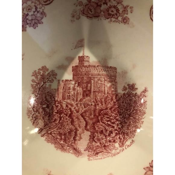 Vintage Johnson Brothers Old Britain Castles Round Serving Bowl - Pink - Picture 4 of 9